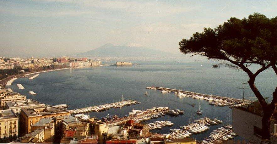 Ode di odio alla stupenda città di Napoli