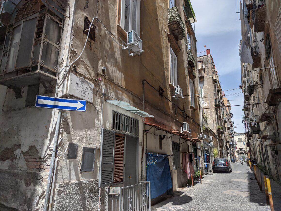 Die Hügel von Neapel sind 12: von Pizzofalcone bis Vomero, ihre tausendjährige Geschichte