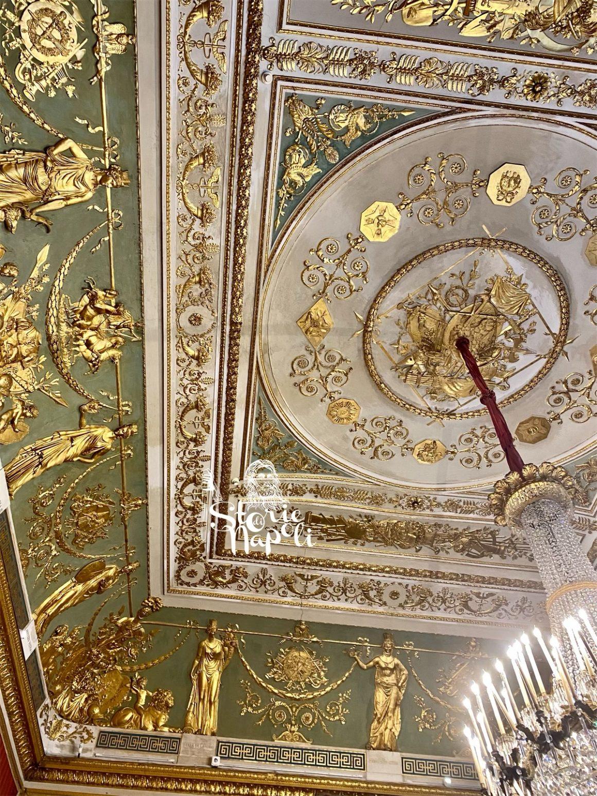 Gli interni del Palazzo Reale di Napoli, un viaggio tra cultura e bellezza
