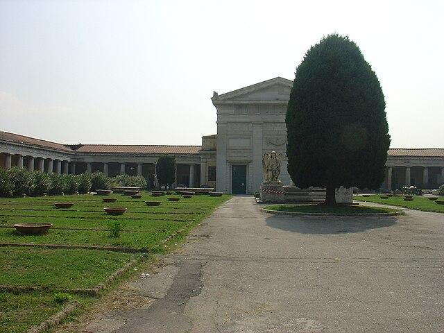 gli uomini illustri - cimitero di  Napoli - Poggioreale